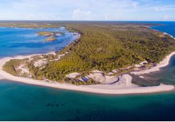 utende beach area